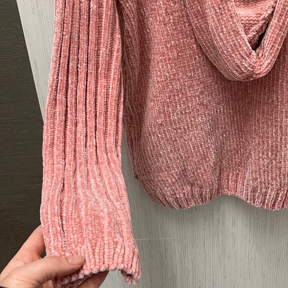 LAST CHANCE ⚡️ Soft Hooded Pink Sweater - Picture 6 of 8